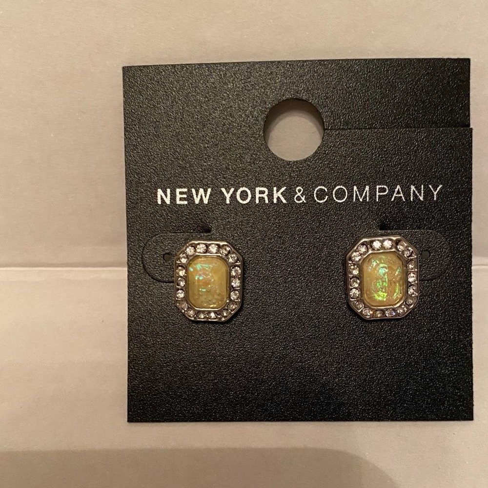 Women's earrings
